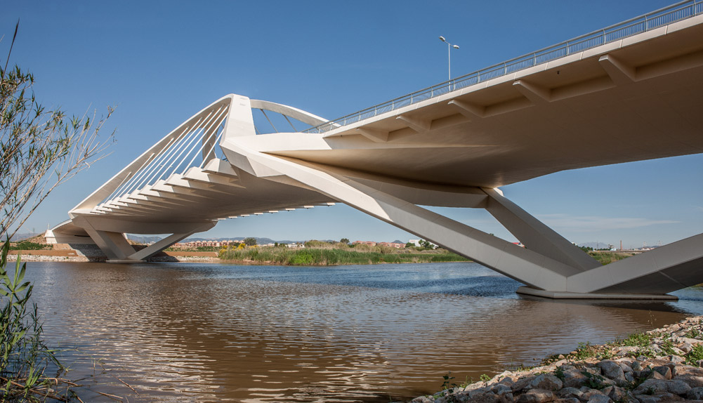 El puente arco más grande de Cataluña. España.- Copisa